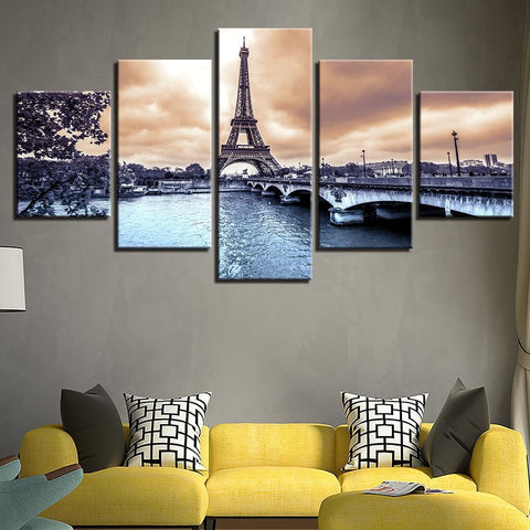 Image of Eiffel Tower